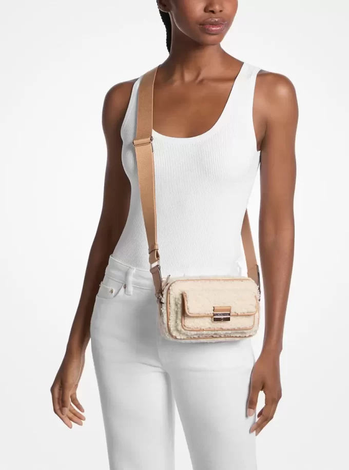 Τσάντα Bradshaw Extra-Small Faux Shearling Crossbody Τσάντα Bradshaw Extra-Small Faux Shearling Crossbody