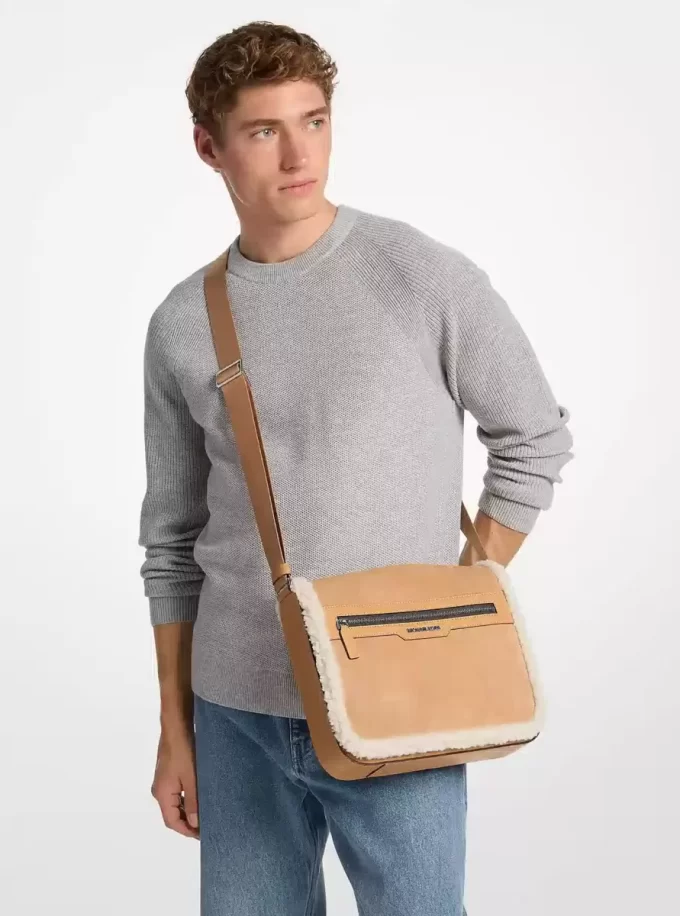 Τσάντα ώμου Cooper Suede και Sherpa από ύφασμα Sherpa Τσάντα ώμου Cooper Suede και Sherpa από ύφασμα Sherpa