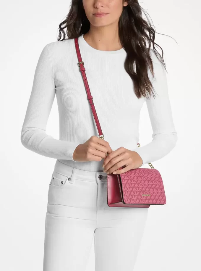Τσάντα χιαστί Jet Set Signature Logo με λογότυπο και σχέδιο crossbody Τσάντα χιαστί Jet Set Signature Logo με λογότυπο και σχέδιο crossbody