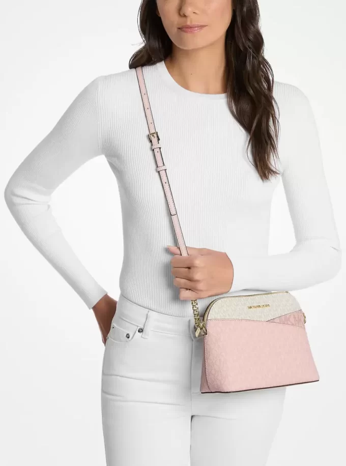 Τσάντα χιαστί Jet Set Travel Medium Color-Block με λογότυπο Signature Τσάντα χιαστί Jet Set Travel Medium Color-Block με λογότυπο Signature