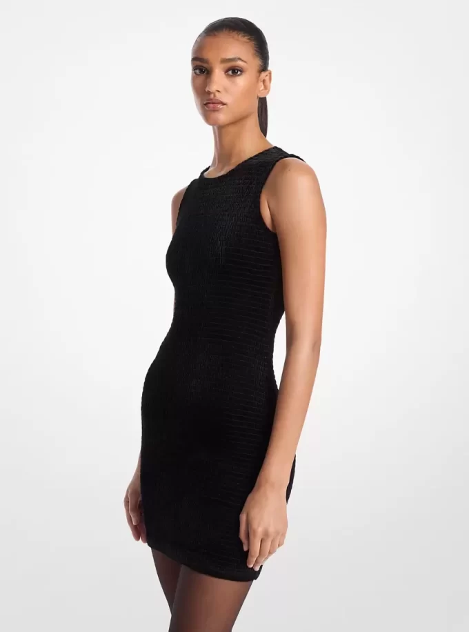 Φόρεμα από βελούδο με βολάν